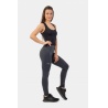 Dámské fitness legíny Classic Performance s vysokým pasem podtrhnou ženskost a sílu. Jsou navrženy s ohledem na aktivní životní styl a požadavky na minimalistické designové prvky.