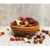 Lahodný křupavý mix sušeného ovoce a výběru těch nejlepších ořechů v malém praktickém balení, který se vyplatí mít vždy po ruce, když vás přepadne mlsná.