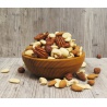 Přemýšlíte, na které ořechy máte největší chuť? Dejte si je všechny najednou! Ořechová směs loupaných i neloupaných mandlí, kešu, pekanů, para a lískových ořechů tvoří neodolatelnou kombinaci.