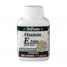 Vitamin E je ve větším množství obsažen pouze v několika potravinách bohatých na tuk, a proto je vhodné jeho doplňování prostřednictvím doplňků stravy. Vitamin E přispívá k ochraně buněk před oxidativním stresem, který vzniká nerovnováhou mezi volnými radikály a antioxidanty.