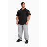 Černý Bizon Gym Rag Top 515 s kapucí, stahovacími tkaničkami a aplikací na rukávu pro výrazný gym styl.